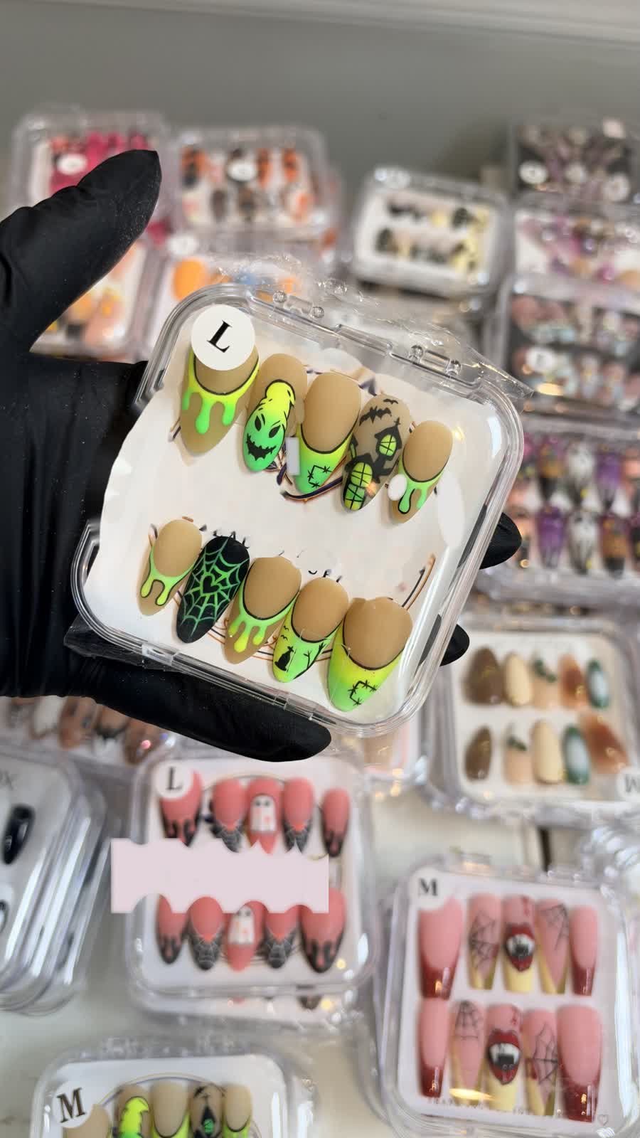 Nail Box handmade gel press-on nail set from Davi Nails